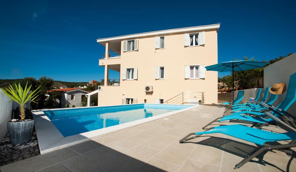 Apartments Villa Laguna With Pool Ражань Номер фото